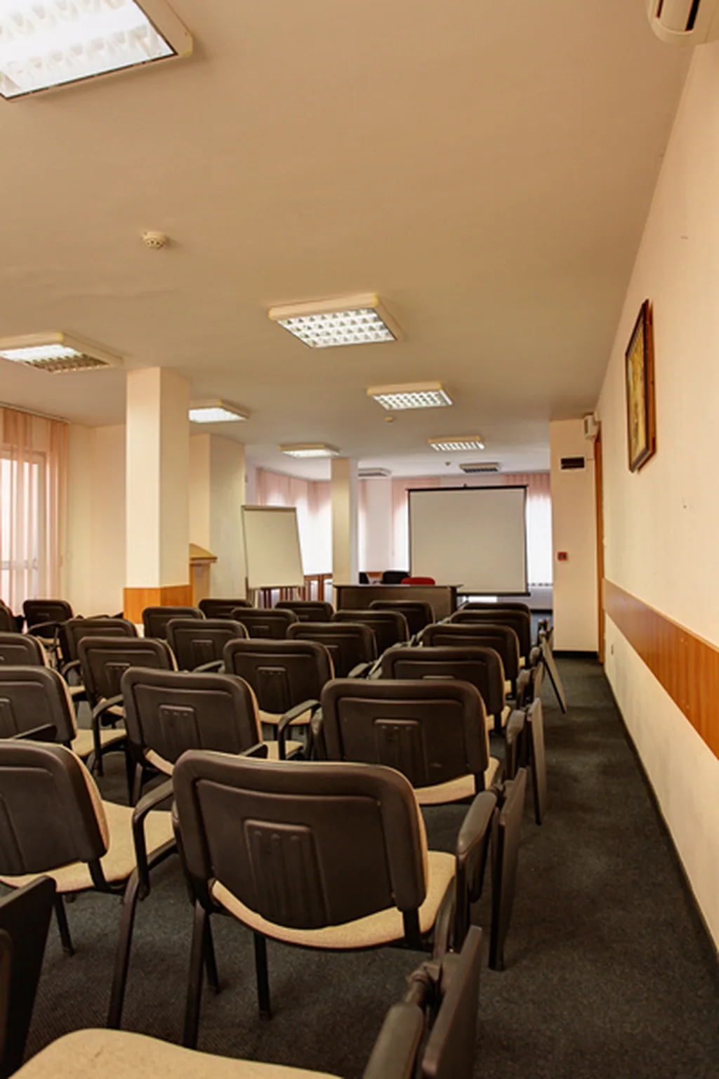 Конферентната зала на хотел Rocentro: снимки и капацитет